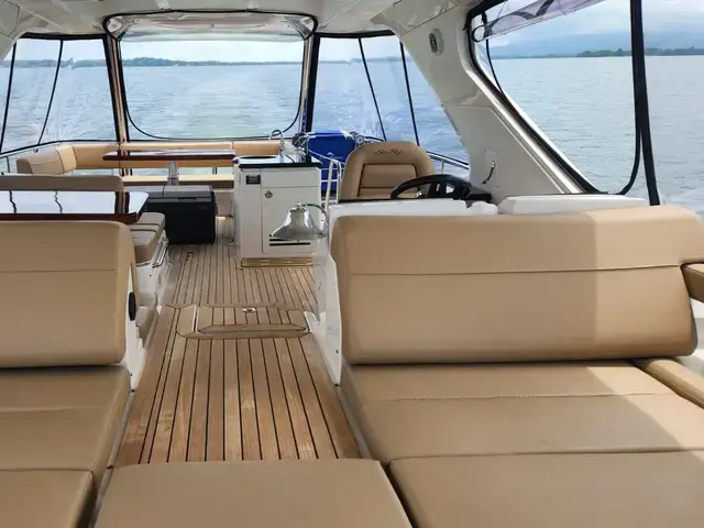 Sea Ray L650 Fly