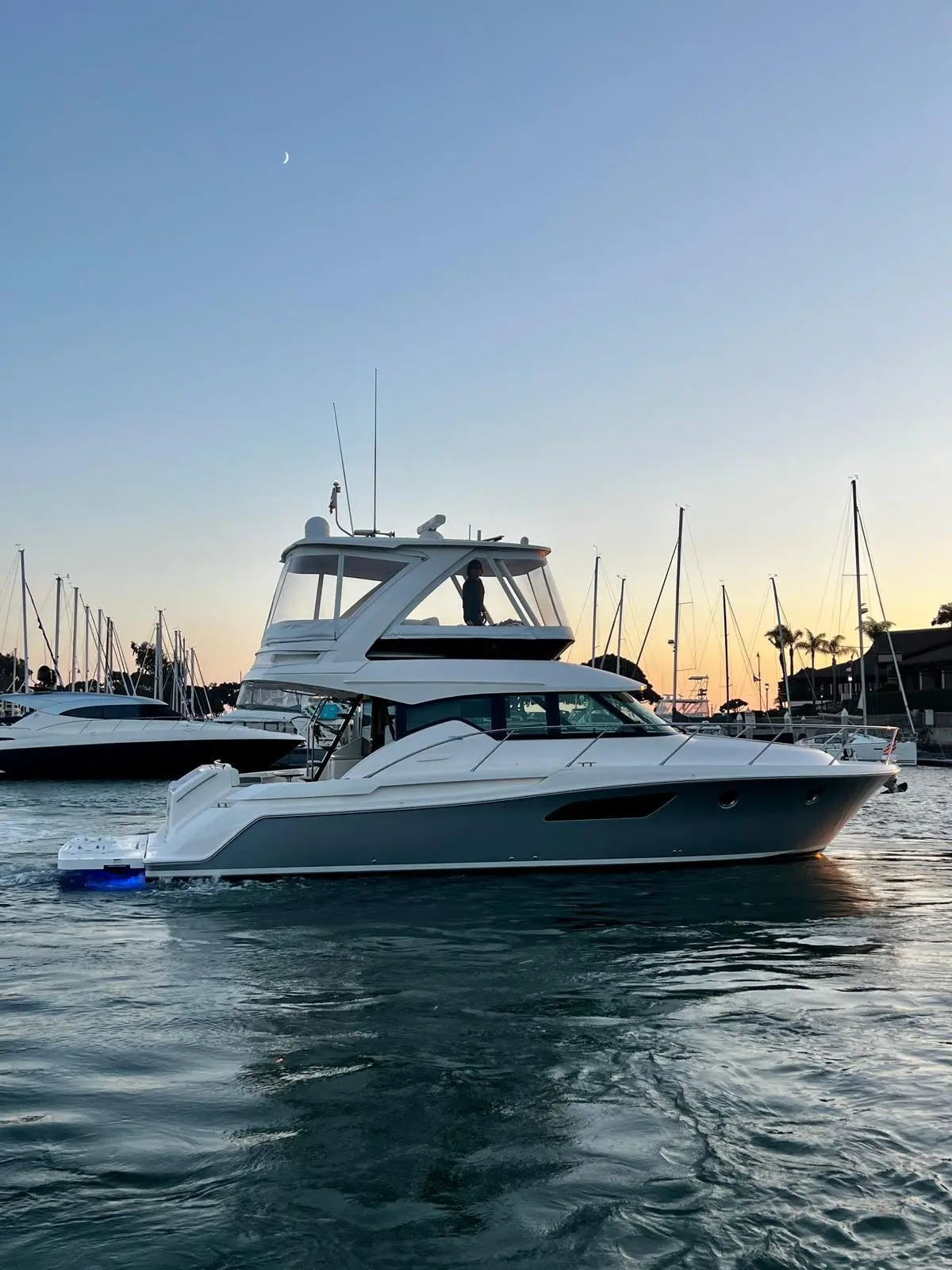 2019 Tiara f44 flybridge