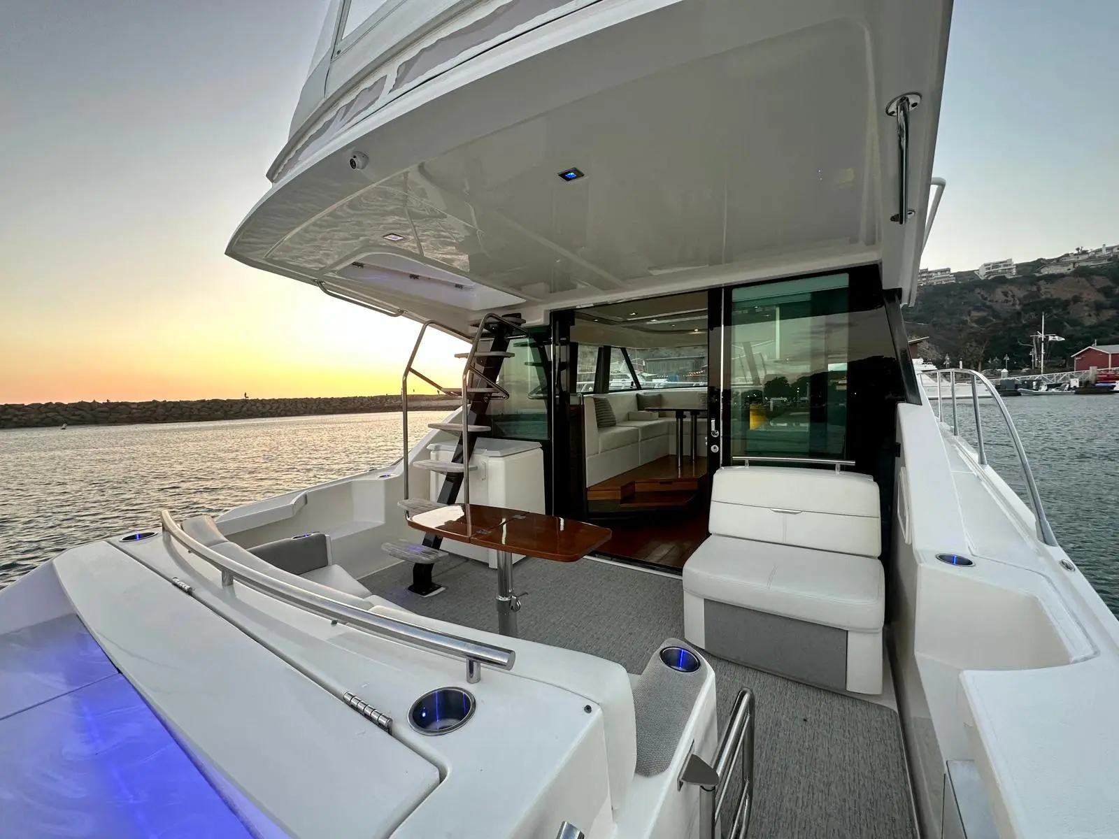 2019 Tiara f44 flybridge