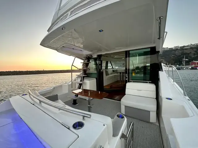 Tiara F44 Flybridge