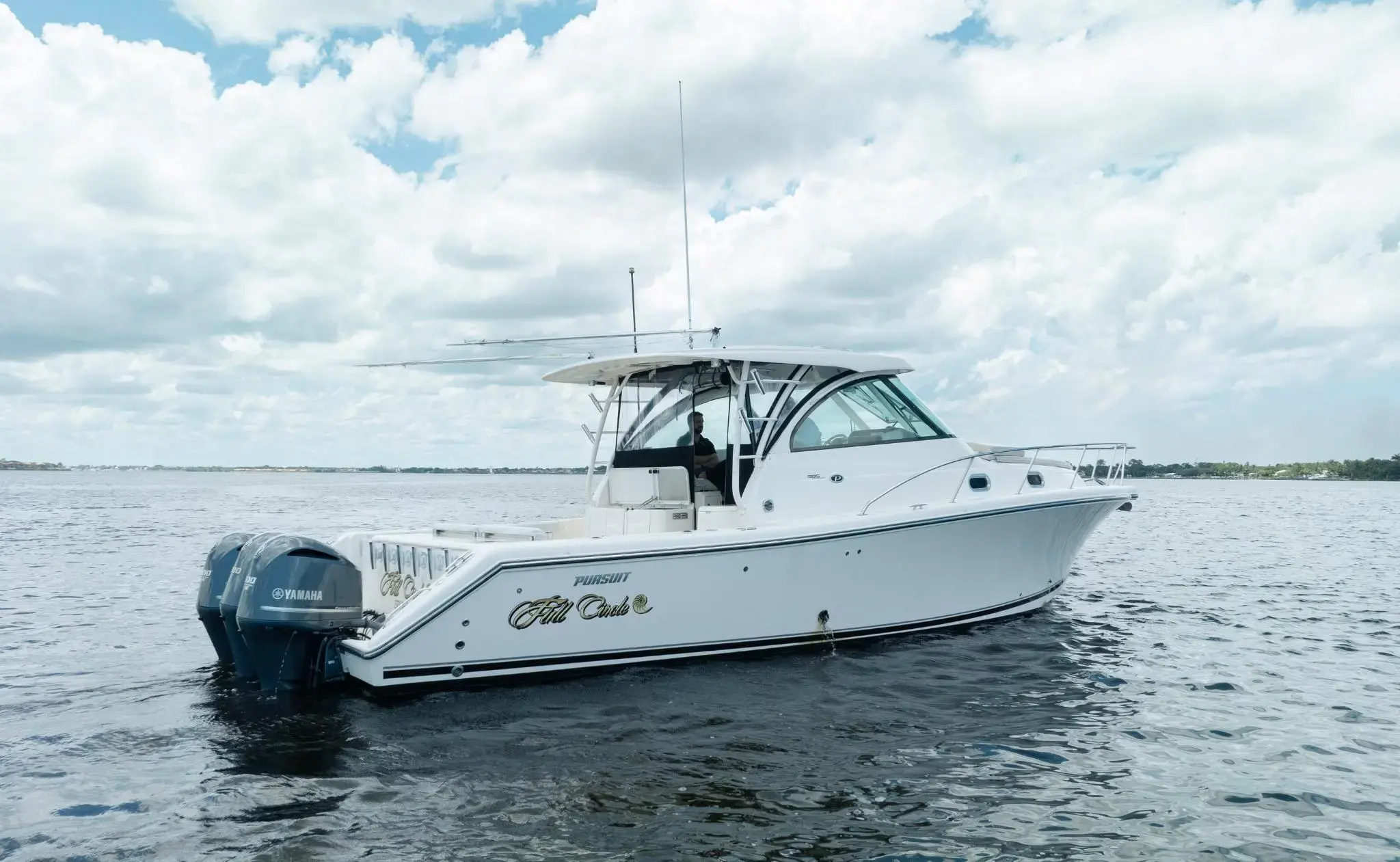 2014 Pursuit 385 offshore