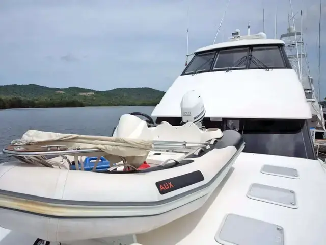 Riviera Enclosed Flybridge