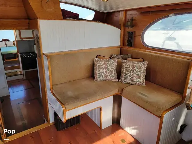 Monk Tri Cabin Canoe Stern Diesel Motor Yacht