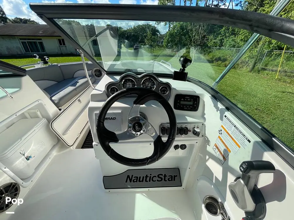 2021 Nauticstar 203 dc