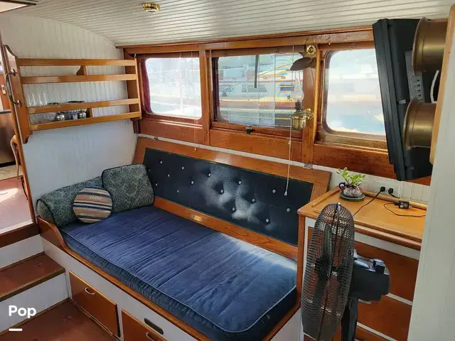 Monk Tri Cabin Canoe Stern Diesel Motor Yacht