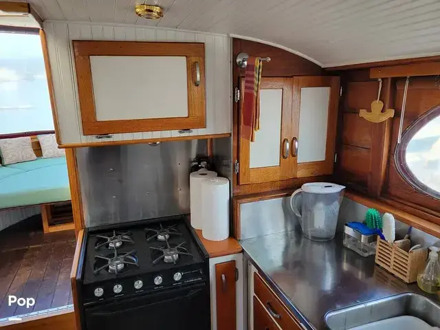 Monk Tri Cabin Canoe Stern Diesel Motor Yacht