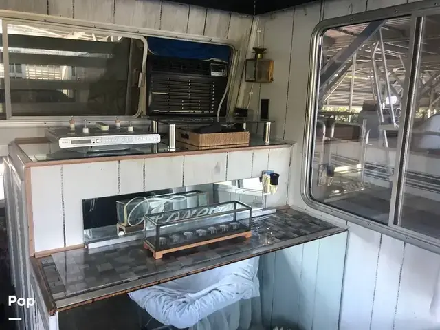 Gibson 36 Houseboat