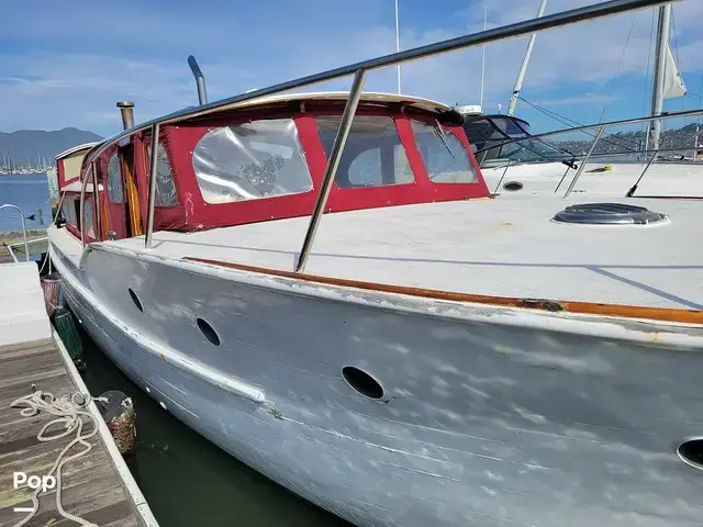 Monk Tri Cabin Canoe Stern Diesel Motor Yacht