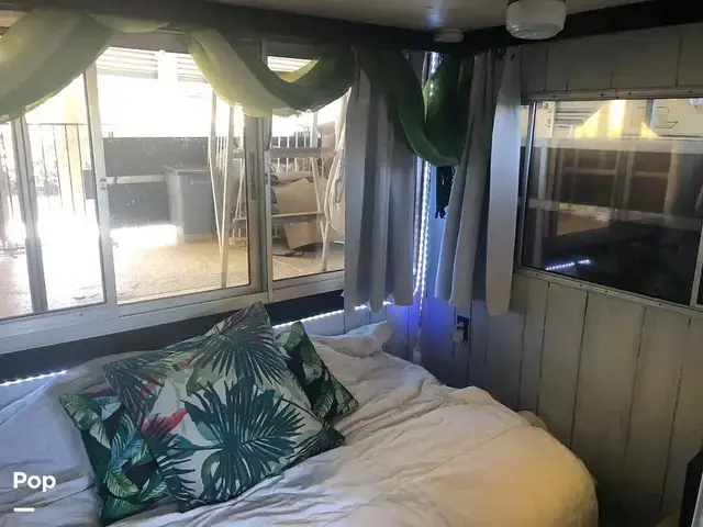 Gibson 36 Houseboat