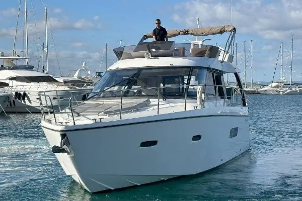 2011 Sealine f 42