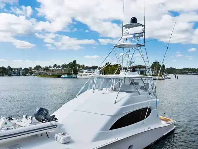 Hatteras 68 Convertible