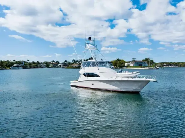 Hatteras 68 Convertible