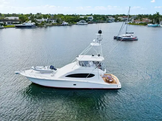 Hatteras 68 Convertible