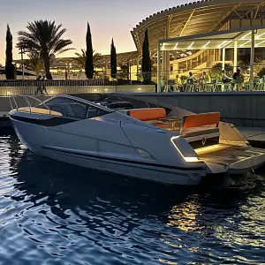 2020 Fairline F33