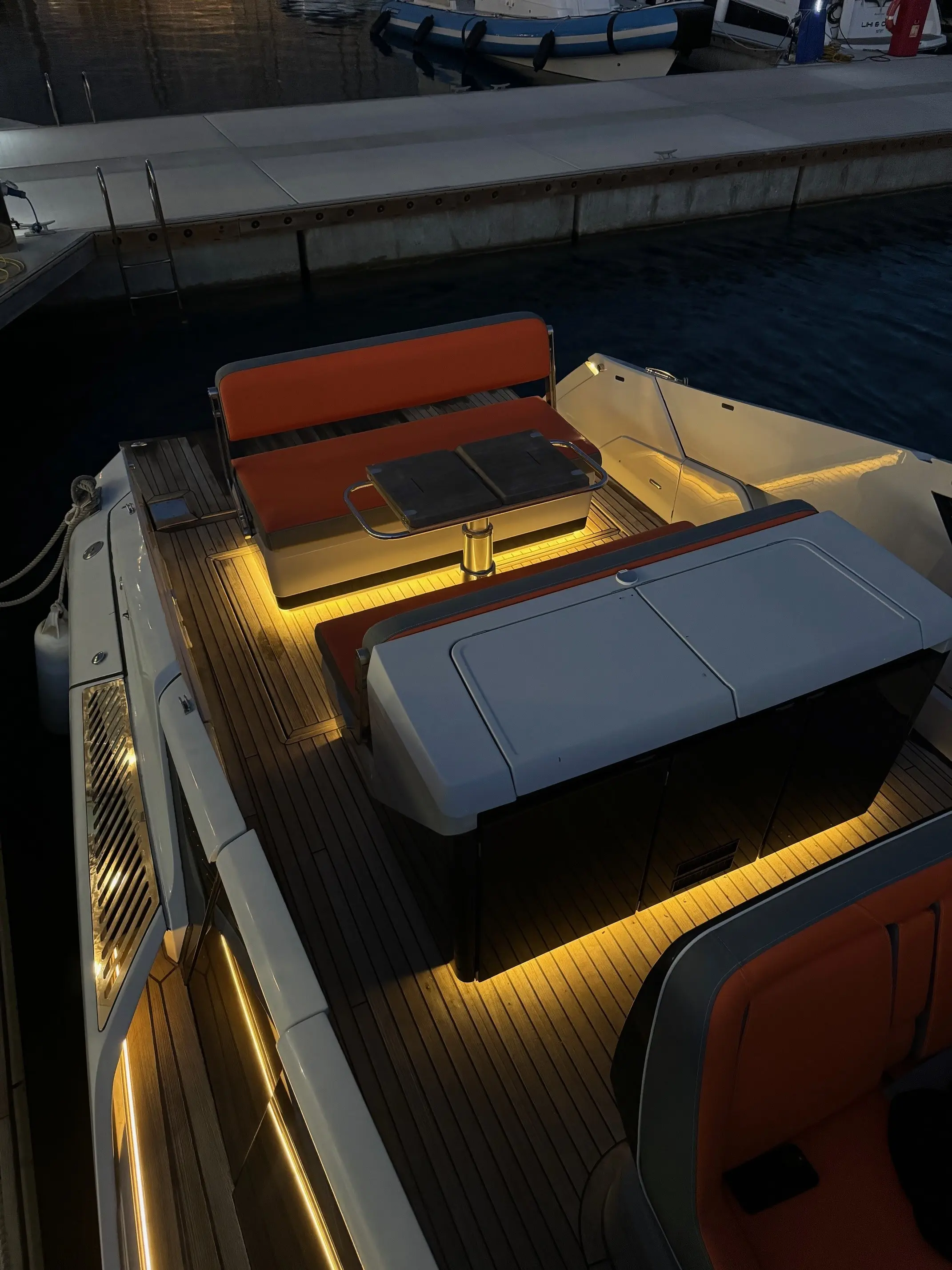 2020 Fairline f line 33