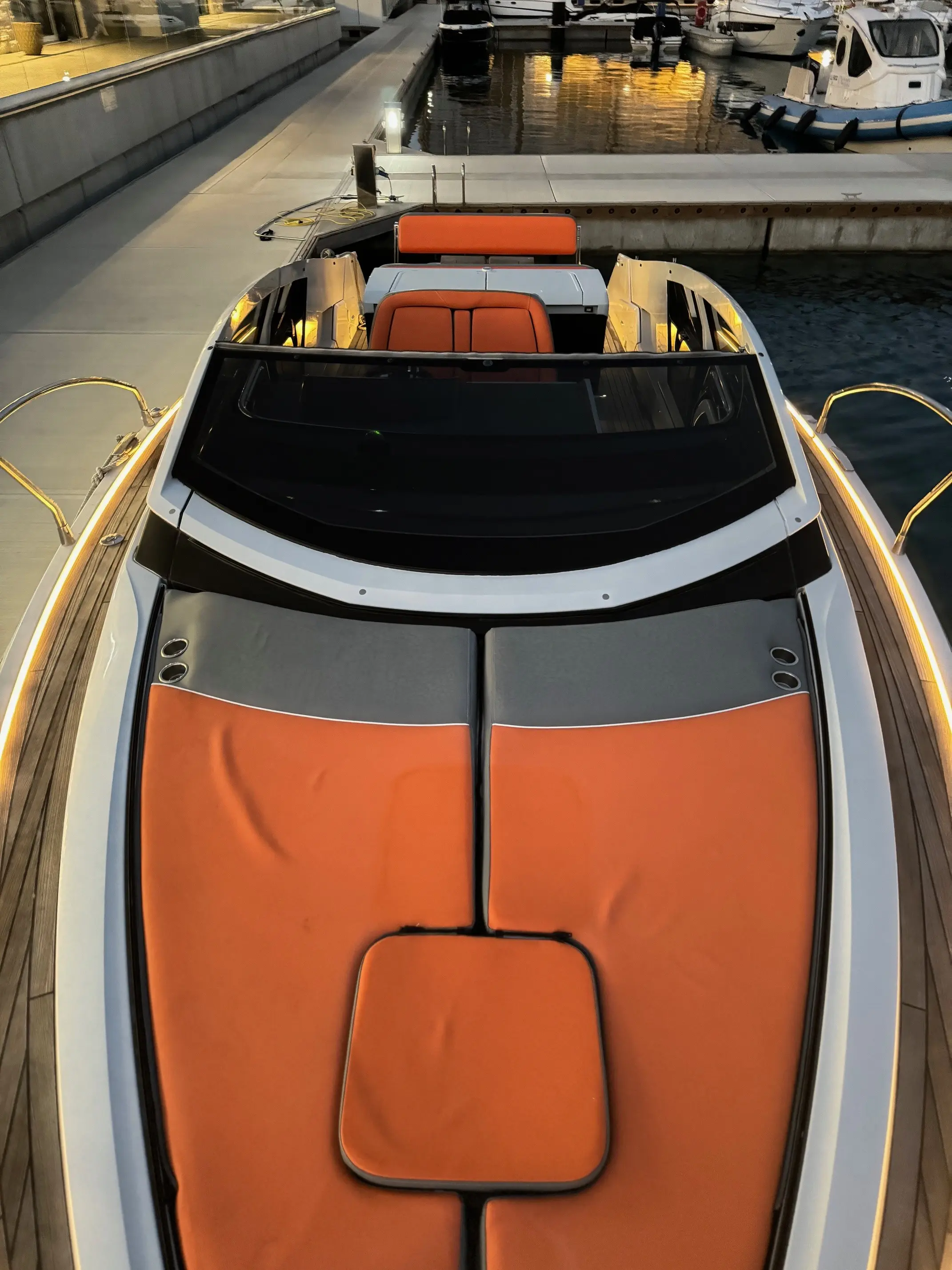 2020 Fairline f line 33