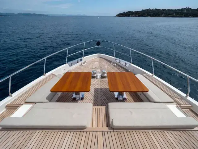 Ferretti Yachts 920