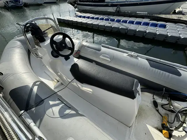 Sealine T50