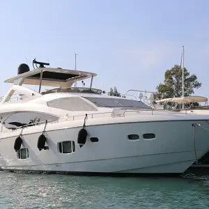 2011 Sunseeker 88 Yacht