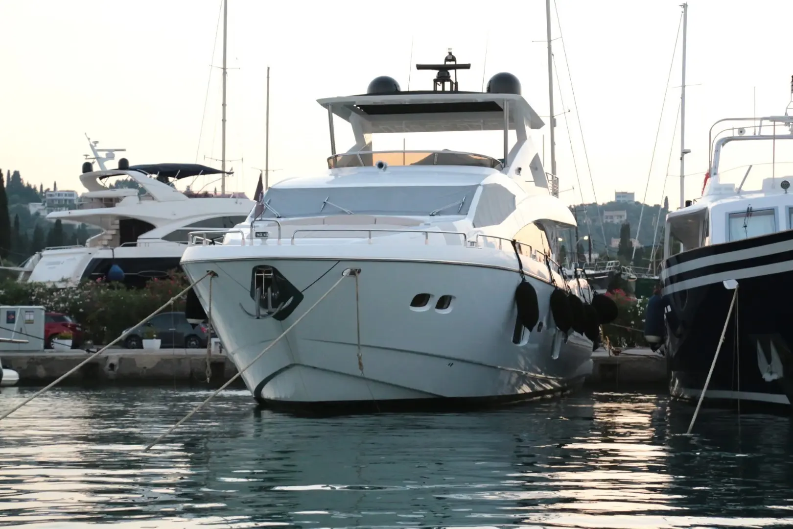 2011 Sunseeker 88 yacht