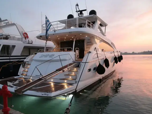 Sunseeker 88 Yacht