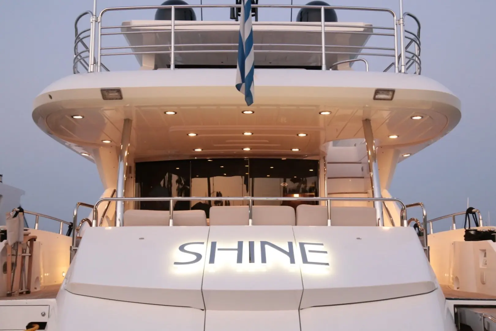 2011 Sunseeker 88 yacht