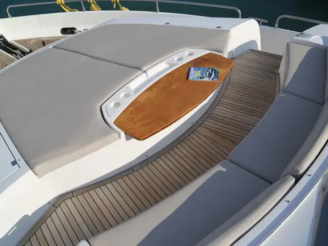 Sunseeker 88 Yacht