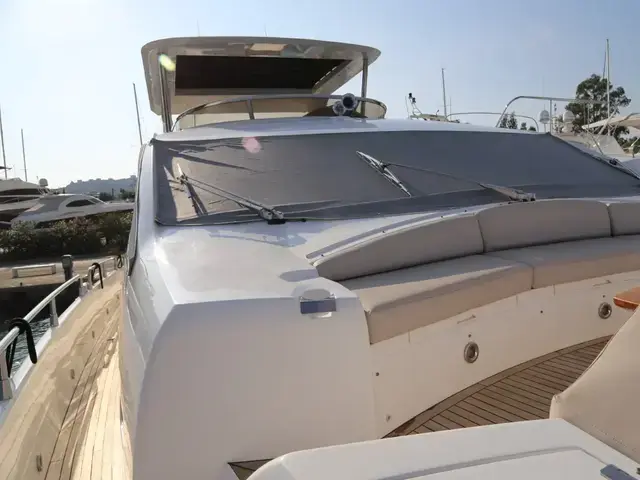 Sunseeker 88 Yacht