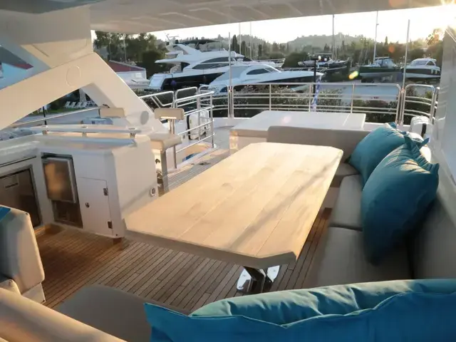 Sunseeker 88 Yacht