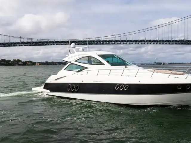 Cruisers Yachts 520 Sports Coupe