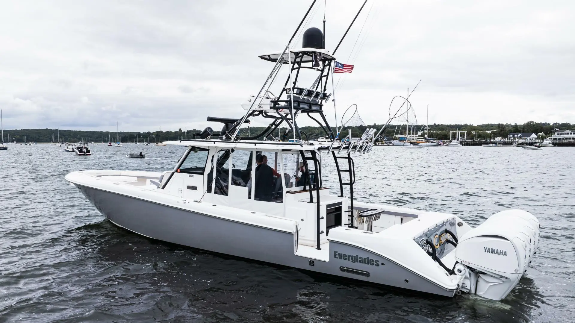 2017 Everglades Boats 435 cc