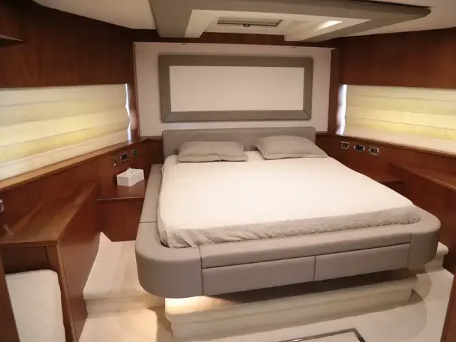 Sunseeker 88 Yacht