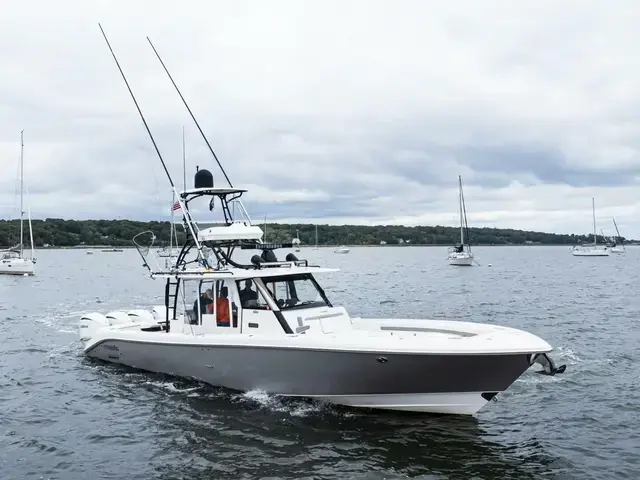 Everglades Boats 435 CC