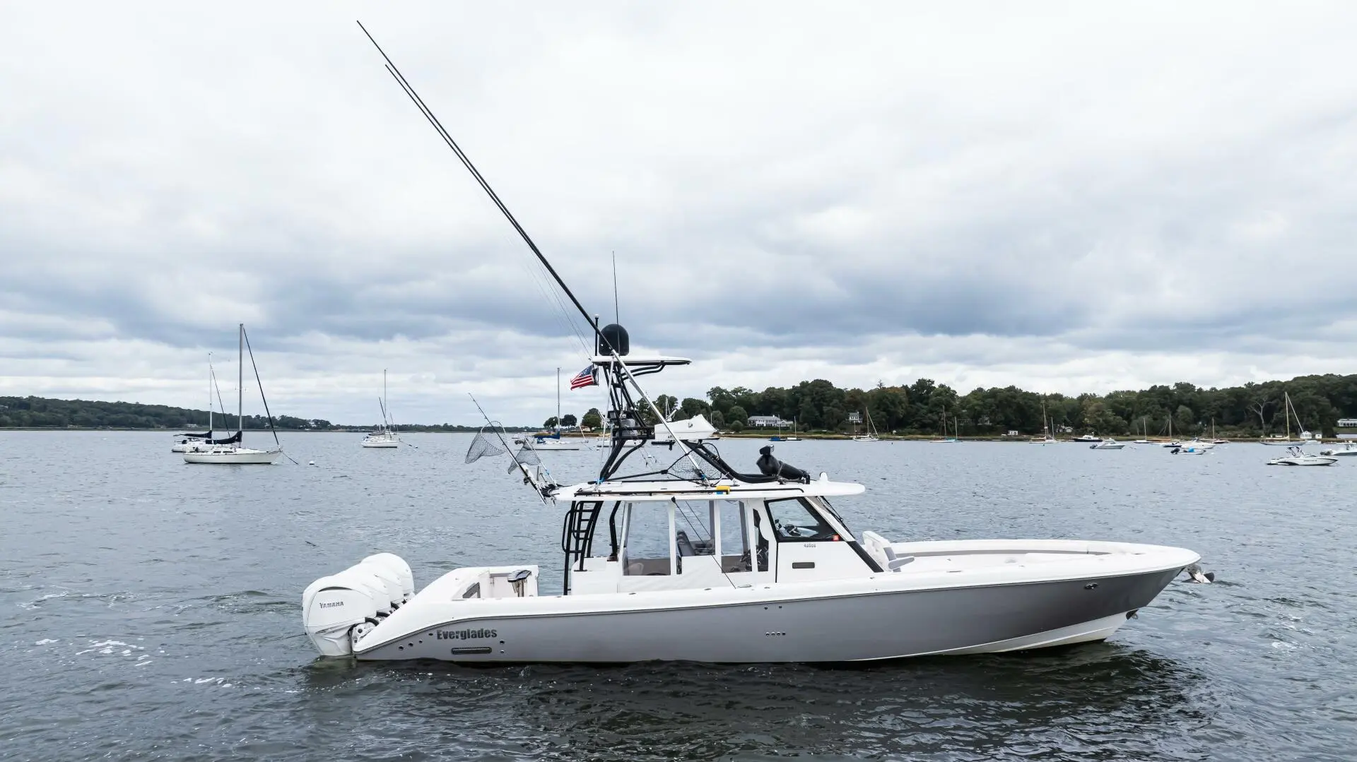 2017 Everglades Boats 435 cc