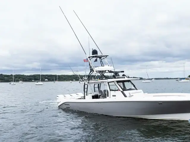 Everglades Boats 435 CC