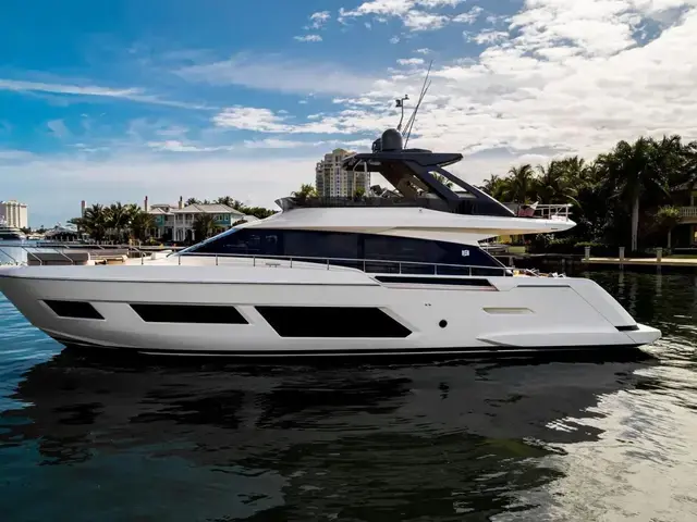 Ferretti Yachts 670