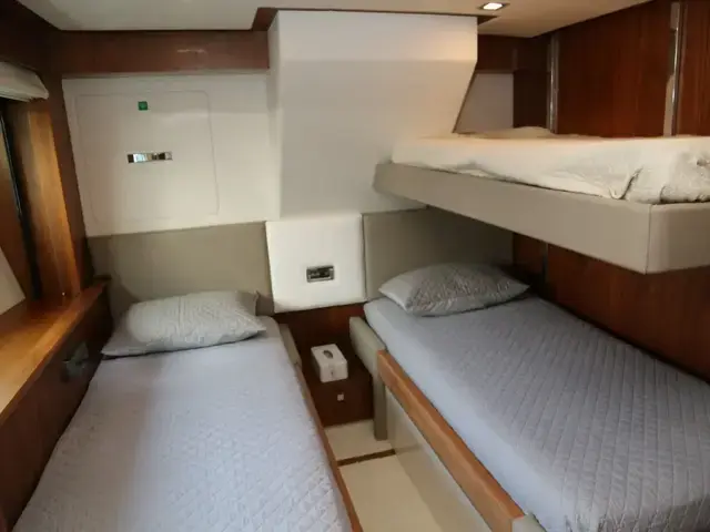 Sunseeker 88 Yacht