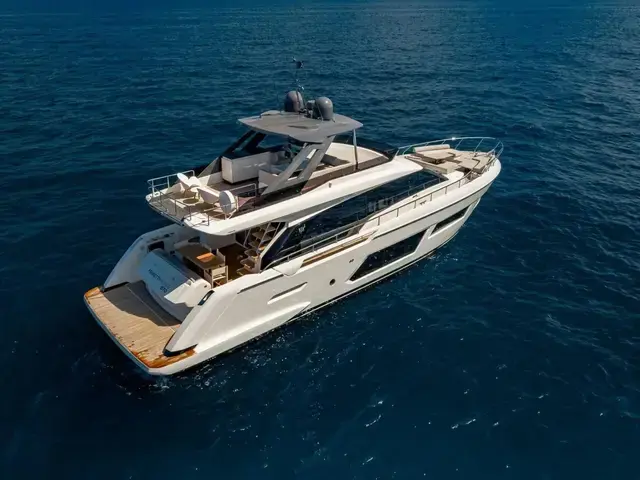 Ferretti Yachts 670