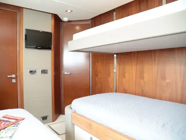 Sunseeker 88 Yacht