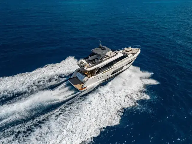 Ferretti Yachts 670