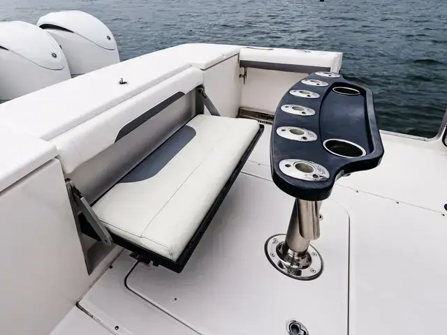 Everglades Boats 435 CC