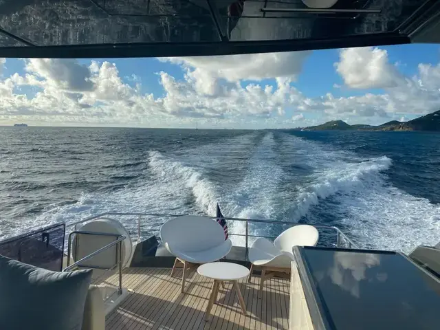 Ferretti Yachts 670