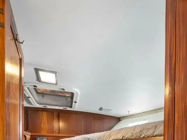 Hatteras Cockpit Motoryacht