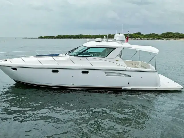 Tiara 44