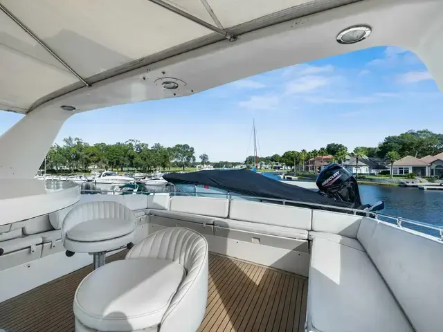 Hatteras Cockpit Motoryacht