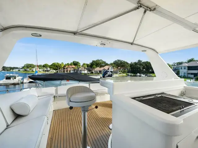 Hatteras Cockpit Motoryacht