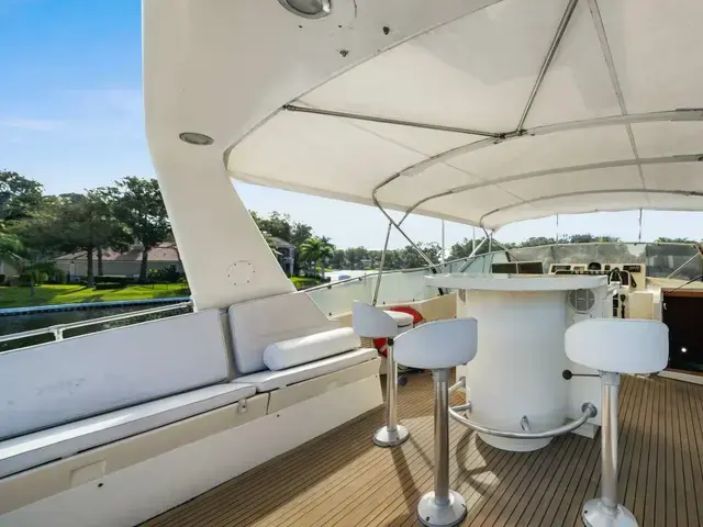 Hatteras Cockpit Motoryacht