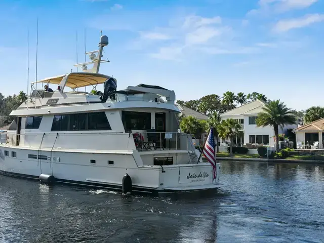 Hatteras Cockpit Motoryacht