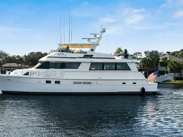 Hatteras Cockpit Motoryacht