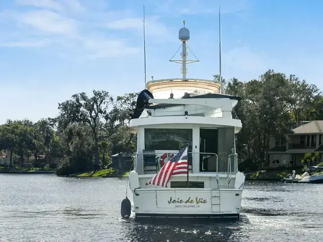 Hatteras Cockpit Motoryacht